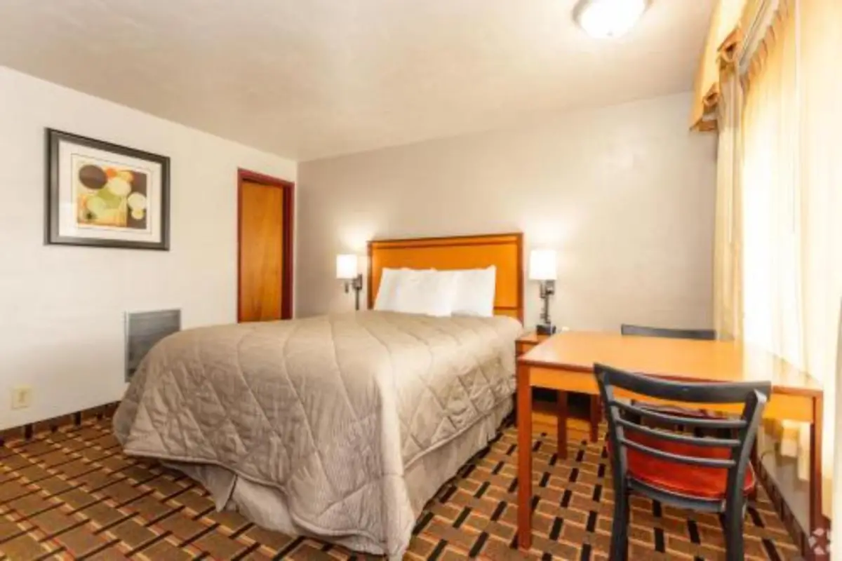 Anchor Bay Inn By OYO Reedsport 10