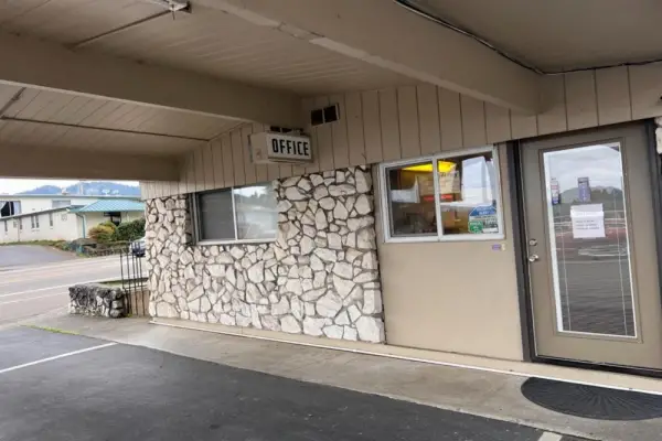 Anchor Bay Inn By OYO Reedsport 4